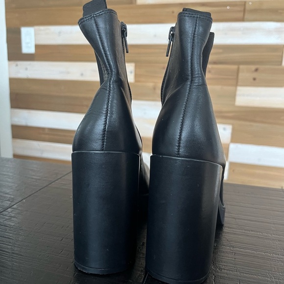 GB Gianni Bini Ah-Mazed Black Leather Platform Block Heel Booties SZ 8.5 Grunge - Picture 5 of 8